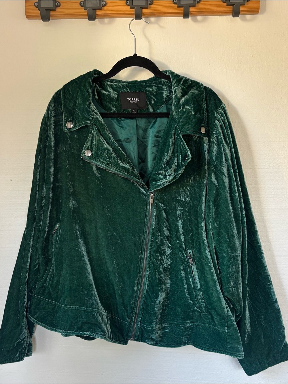 Torrid Emerald Green Crushed Velvet Moto Jacket Size 5